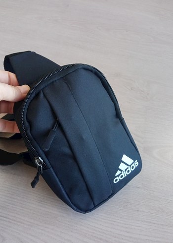 Beden Adidas Siyah Erkek Omuz Çantası Velcro