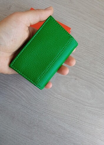 LC Waikiki LC Waikiki marka kadın ve erkek pratik kartlık