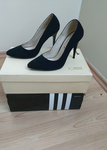siyah süet stiletto