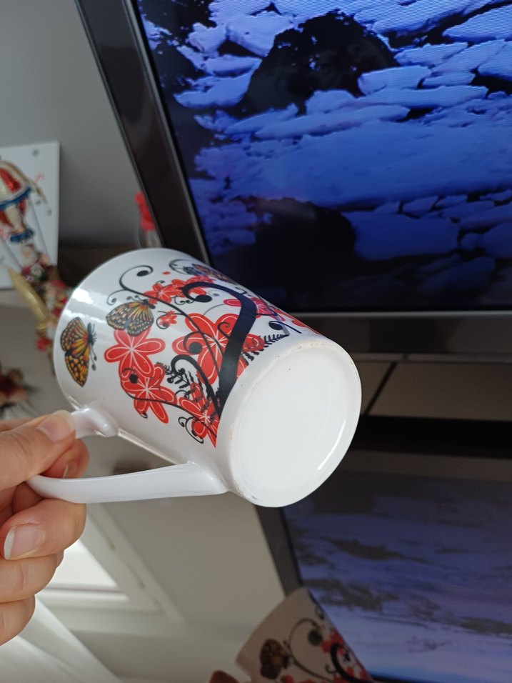 Kelebek ve Çiçek Desenli Beyaz Kupa - Görsel 3