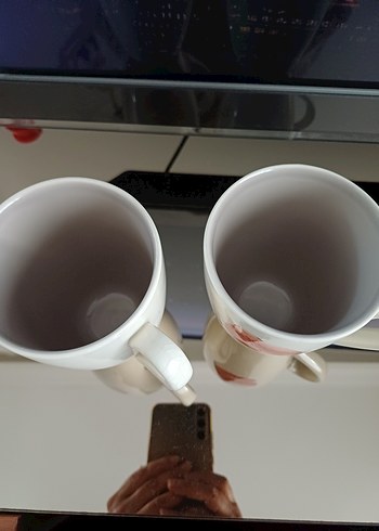 Kırmızı Çiçek Desenli Beyaz Seramik Kupa - Görsel 3