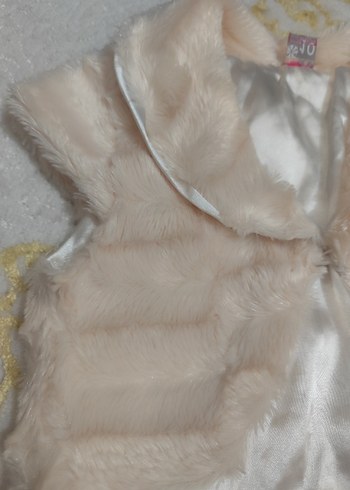 Kız Çocuk Bej Kürklü Kolsuz Yelek - Görsel 2