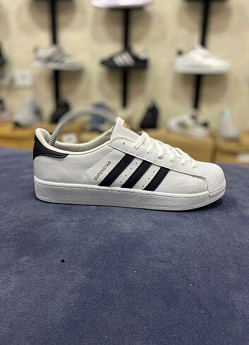Adidas spor ayakkabı 