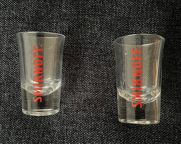 Smirnoff shot bardağı