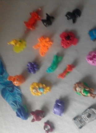 17 adet mini oyuncak
