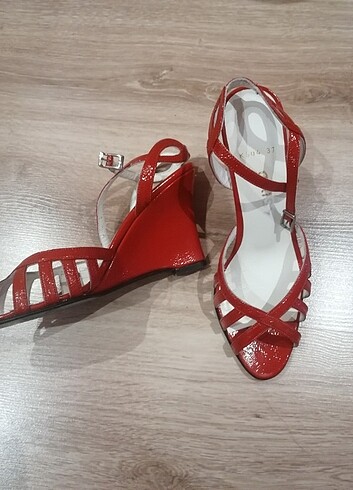 Daisy marka kırmızı ayakkabı 