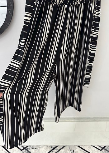 Siyah Beyaz Çizgili Salaş tulum - Görsel 2