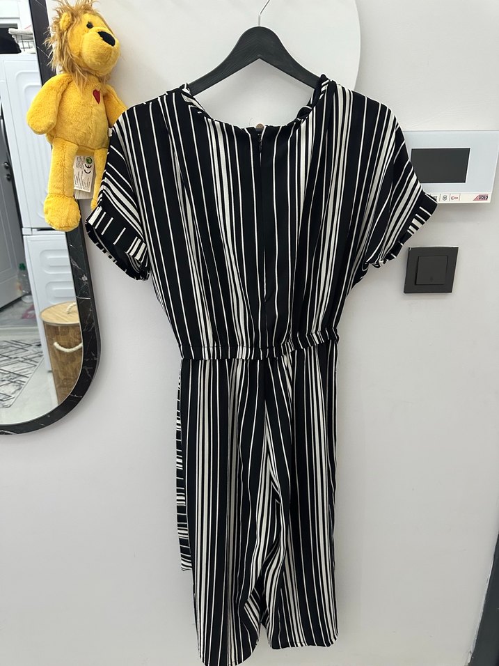 Siyah Beyaz Çizgili Salaş tulum - Görsel 3