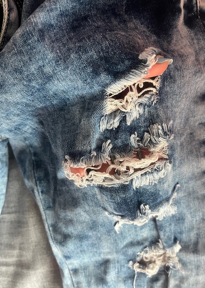 Yırtmaclı kot pantolon - Görsel 2