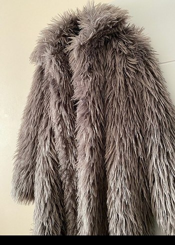 On Fashion Gri Uzun Suni Kürk Detaylı Kadın Kaban