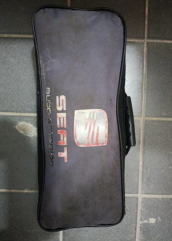 Seat İlk yardım ve reflektör çantası