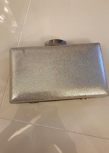 Gri Metal Tokalı Kadın Abiye Portföy Çanta