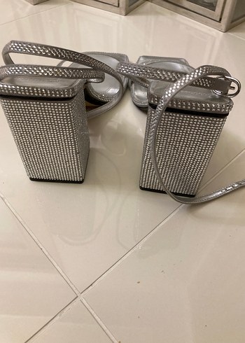 Gri Taşlı Topuklu Kadın Ayakkabı - Görsel 9