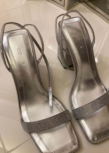 Gri Taşlı Topuklu Kadın Ayakkabı - Görsel 2