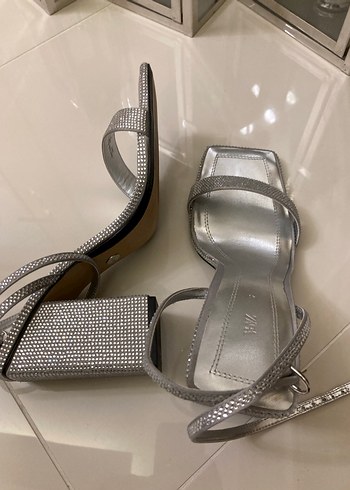 Gri Taşlı Topuklu Kadın Ayakkabı - Görsel 8