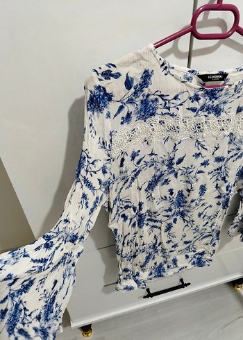 l Beden Dantel Detaylı Beyaz Mavi Batik Bluz