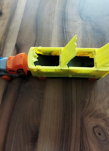Beden Hot wheels Araba fırlatan, çarpışan tır