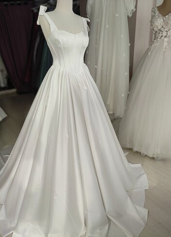 Tasarımcı Saten nikah elbisesi
