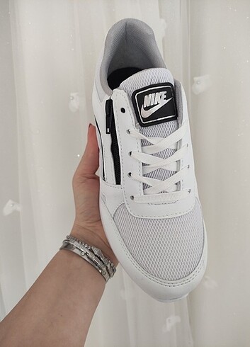 Nike Kadın spor ayakkabı