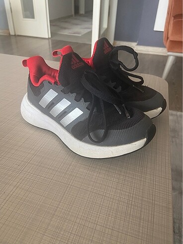 30 Beden Adidas çocuk ayakkabı
