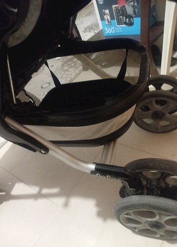 Siyah Bebek Arabası - Görsel 3