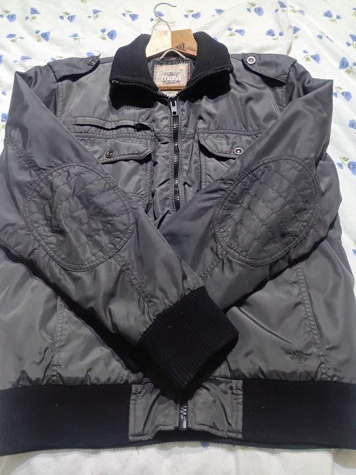 Gri Dayanıklı ve Fonksiyonel Erkek mont Mavi marka L beden - Görsel 2