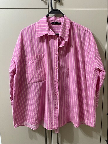 Oversize Düşük Omuzlu Gömlek