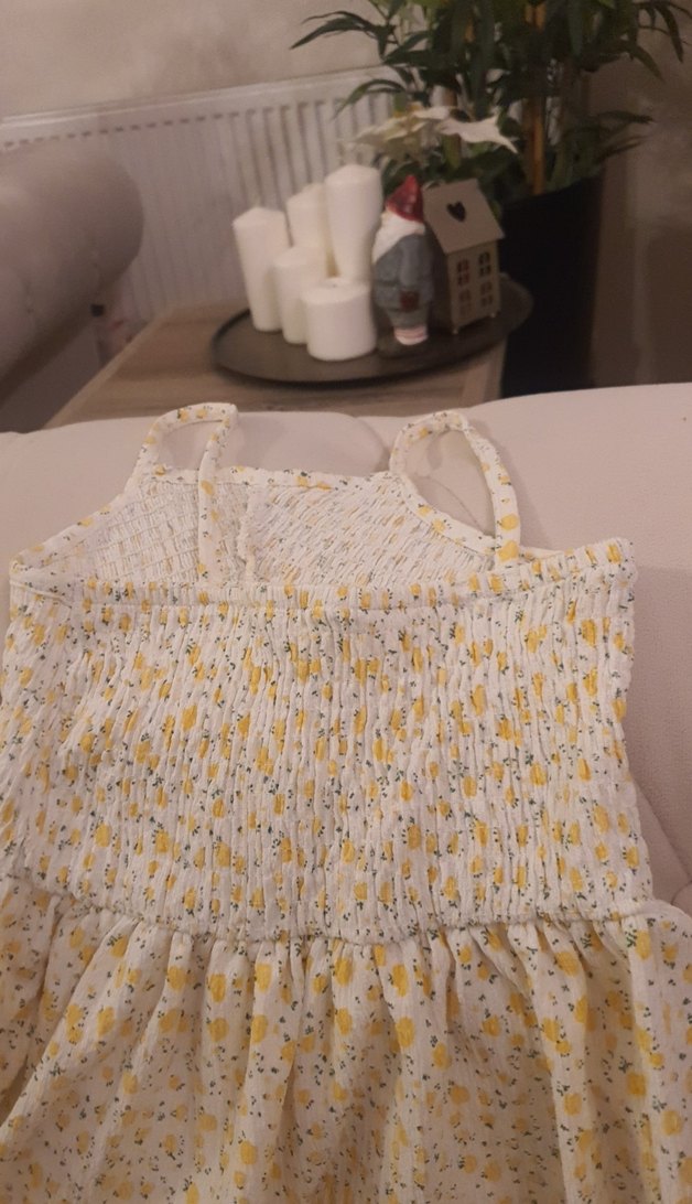 Sarı Nakışlı Fırfırlı Kız Elbise - Görsel 3