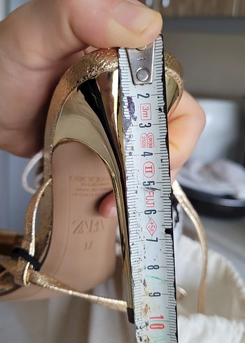 Altın Renkli Stiletto Topuklu Kadın Sandalet Zara marka . - Görsel 15