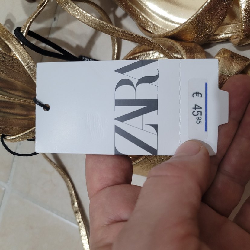 Altın Renkli Stiletto Topuklu Kadın Sandalet Zara marka . - Görsel 3