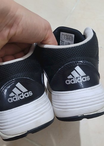 Siyah-Gri Bağcıklı Erkek Çocuk Spor Ayakkabı Adidas marka . - Görsel 3