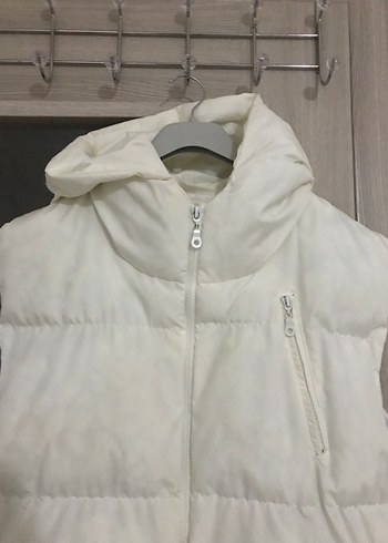 Beyaz Kapüşonlu Fermuarlı Kadın Yelek - Görsel 4