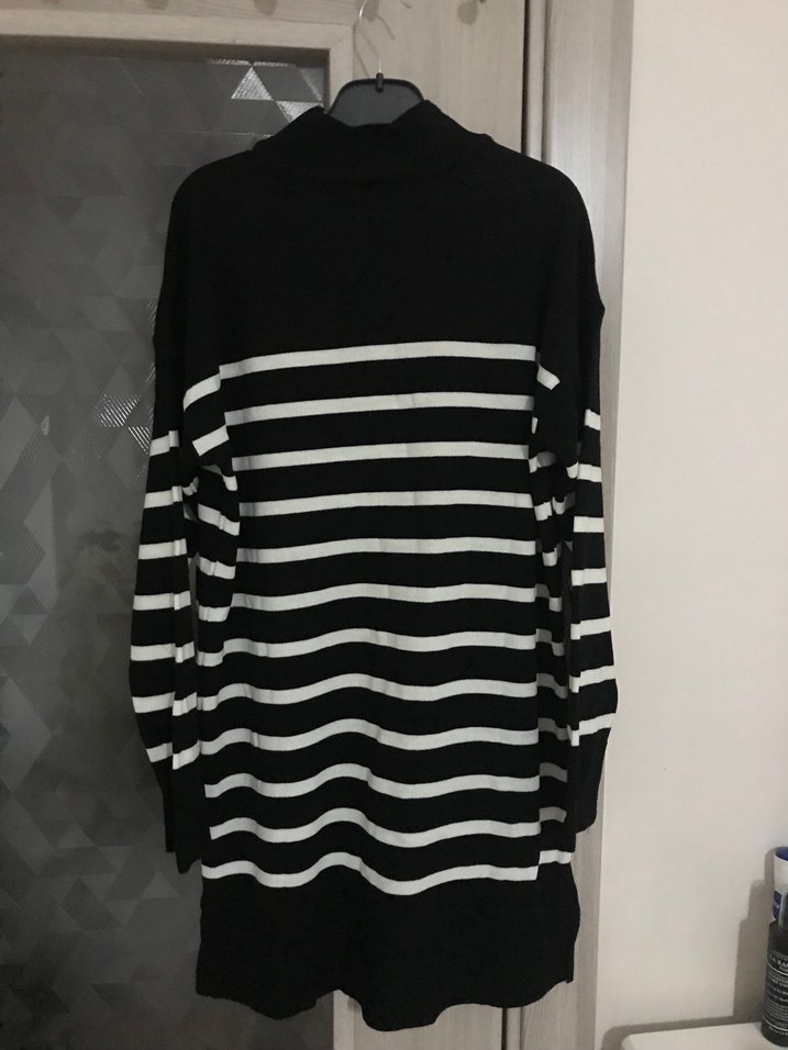 Siyah Beyaz Çizgili Salaş Triko Kadın Kazak - Görsel 4