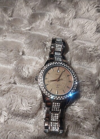 Raymond weil saat