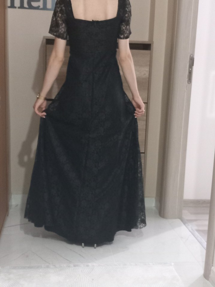 Dantel Detaylı Siyah Uzun Abiye Elbise - Görsel 3