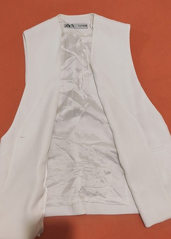 Beyaz V Yakalı Kadın Kolsuz Mini Yelek - Görsel 4