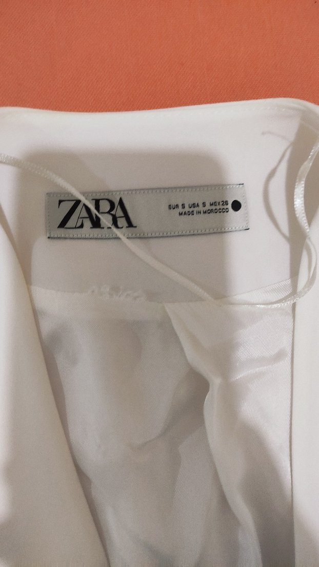 Beyaz V Yakalı Kadın Kolsuz Mini Yelek - Görsel 3