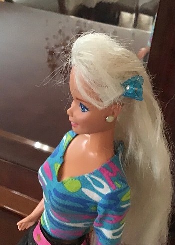 Renkli Üst ve barbie 66 eski seri sağlam - Görsel 6