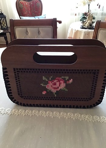 El İşlemeli Gül Desenli Ahşap çanta - Görsel 4