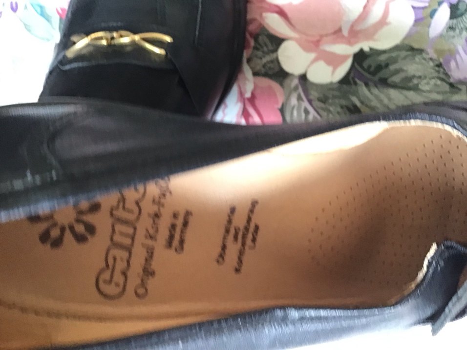 Parlak Altın Ayakkabı - Görsel 2