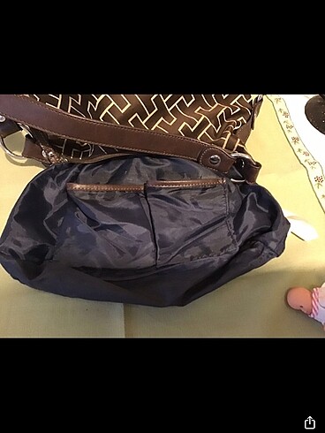 Tommy HILFIGER çanta eni 19 cm boy 30 cm