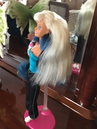 Beden Barbie eski seri saçları ipek gibi resimleri inceleyin