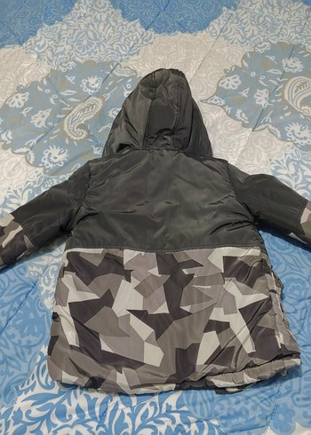 Erkek Çocuk Gri Kamuflaj Desenli Kapüşonlu Mont - Görsel 3