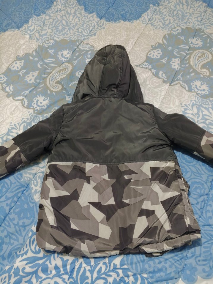 Erkek Çocuk Gri Kamuflaj Desenli Kapüşonlu Mont - Görsel 3