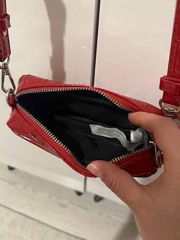 Beden Stradivarius kırmızı kol çantası