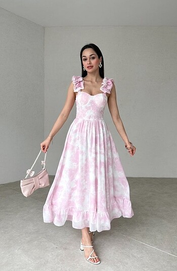 Pembe Beyaz Elbise