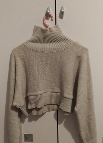 Trendyolmilla ekru crop kazak