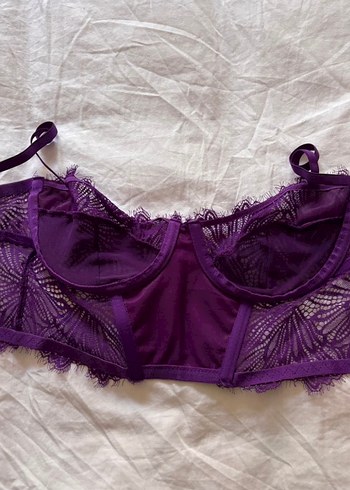 Koton Mor Dantel İşlemeli Strappy Göğüs Korsesi