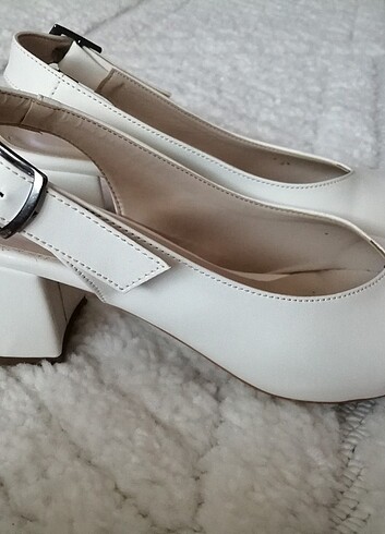 39 Beden beyaz Renk Topuklu sandalet 