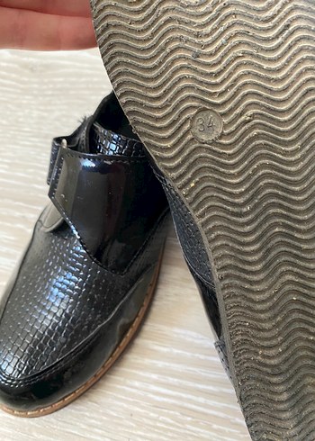 Koyu Siyah Desenli Tokalı Erkek Çocuk Ayakkabısı - Görsel 3